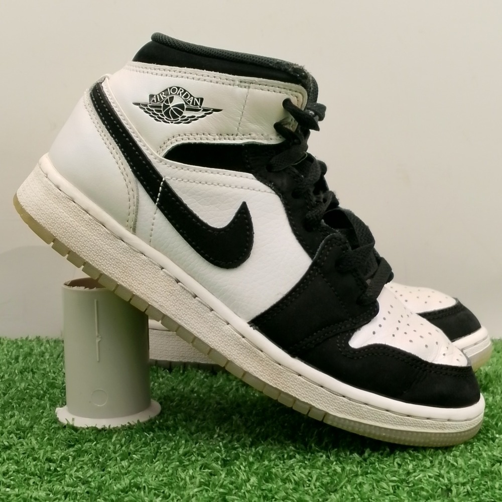 Air Jordan 1 Mid GS Black White Sneakers DN4321-100 Kids Size 3.5Y